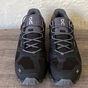 Mens black On Cloud 10.5 waterproof